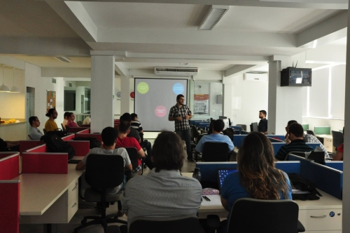 Curso UX Weekend com Edu Agni no PontoGet Coworking em 2014.